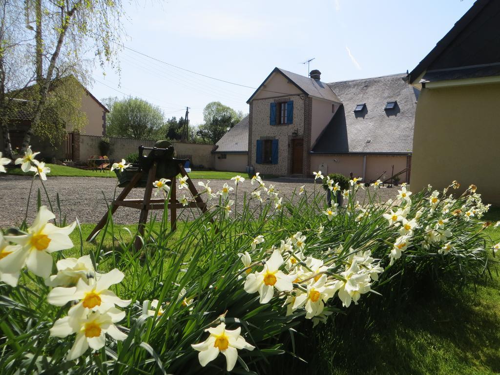 Bed and Breakfast Les Logis Du Breuil Marcheville Екстер'єр фото